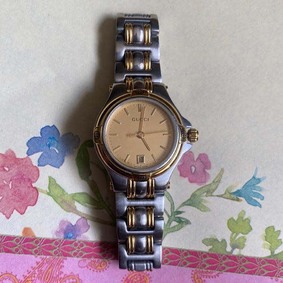 Rare Authentic Gucci 9040L Champagne Dial 2-toned Stainless Steel Ladies Watch. - Picture 5 of 16